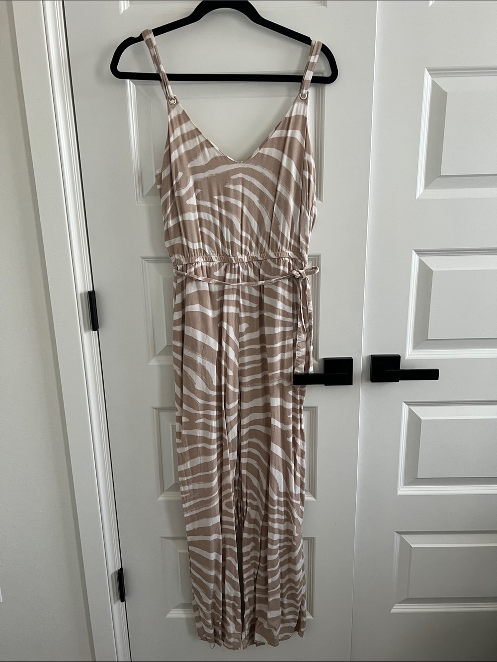 H&M Beige and White Striped Sleeveless Jumpsuit